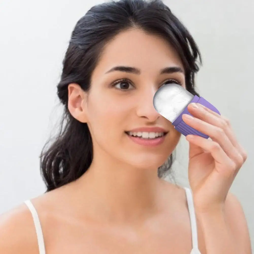 Plateaux en silicone beauté soulevant le visage de boule de glace contournant la peau oculaire