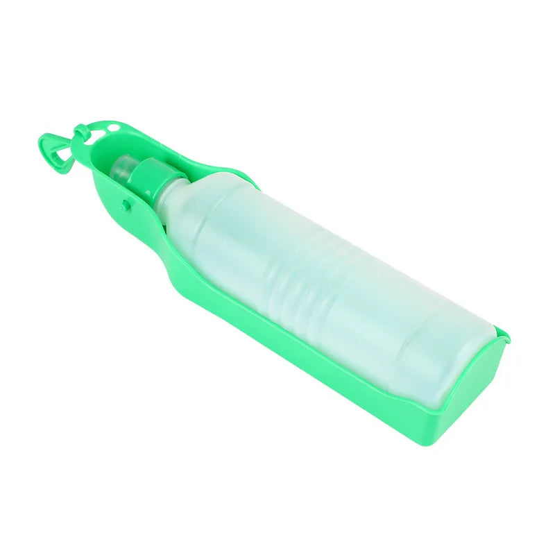 Chien Bouteille à eau marche chien portable bouteille d'eau chien boisson tasse de chat